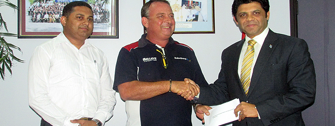 Dulux Paints and Pacific Coatings Ltd donates to PM's relief fund